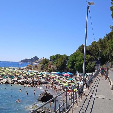 Azzurra Holiday Home - 850 M Al Mare - 75 Mq - Balconata Vivibile - Wi-Fi - Pay Tv Gratis - Posteggio Auto Condominiale Non Assegnato ラッパロ エクステリア 写真