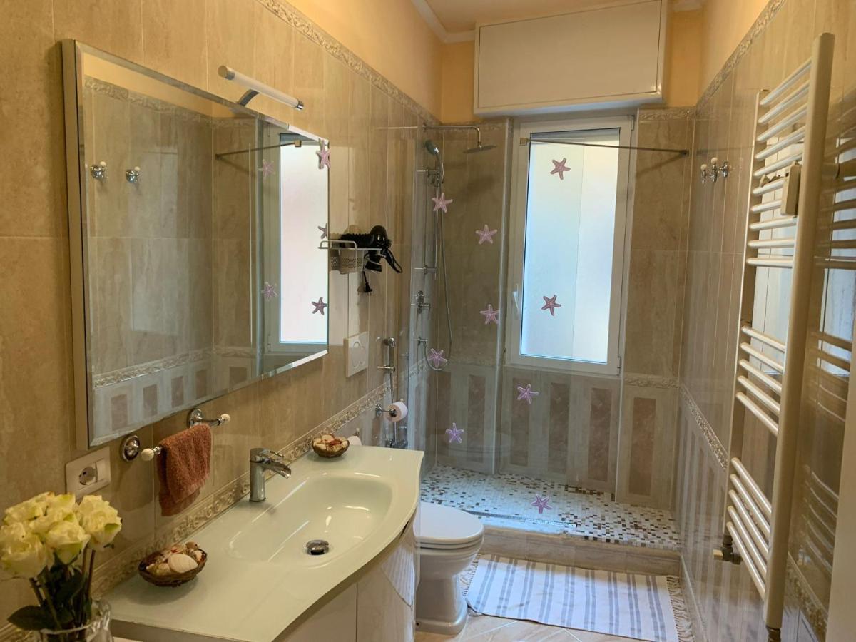 Azzurra Holiday Home - 850 M Al Mare - 75 Mq - Balconata Vivibile - Wi-Fi - Pay Tv Gratis - Posteggio Auto Condominiale Non Assegnato ラッパロ エクステリア 写真